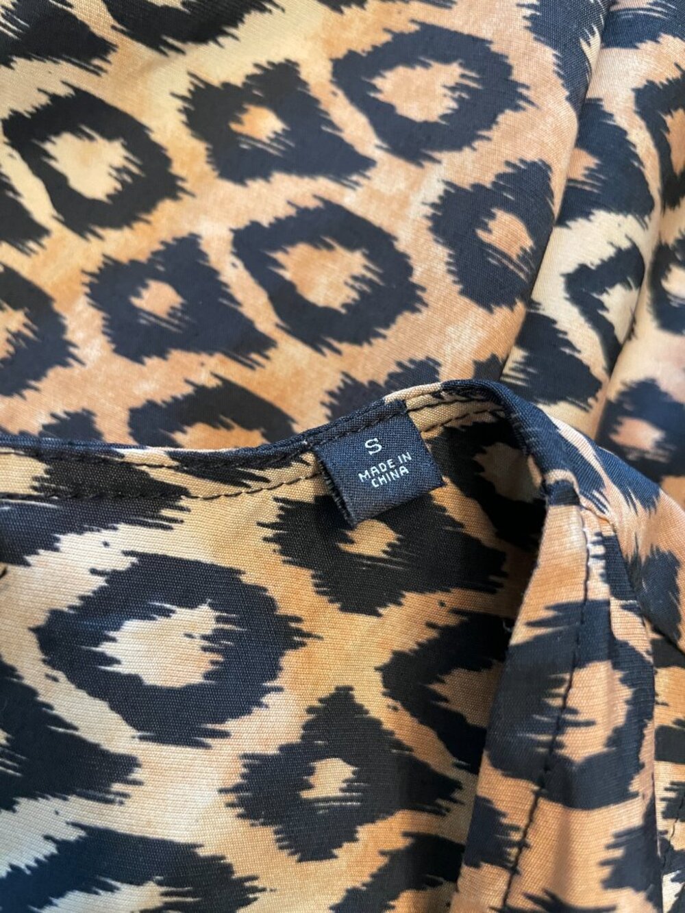 Scotch & Soda Animal Print Jumpsuit Sz S Black Tan Short Sleeve V-Neck Romper - Picture 8 of 10